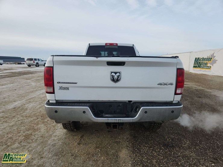 2017-dodge-2500-image-7