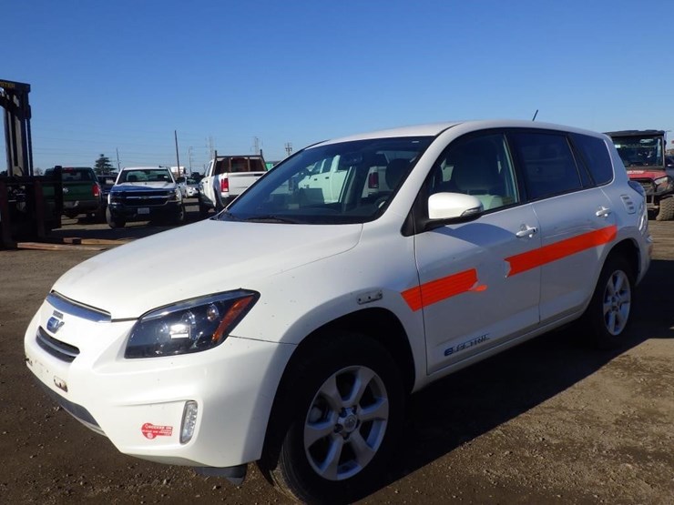 2014-toyota-rav4-image-1