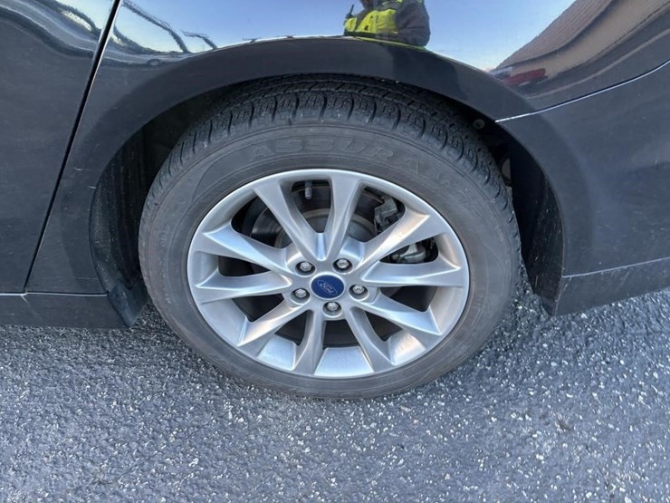 2017-ford-fusion-sedan-image-5