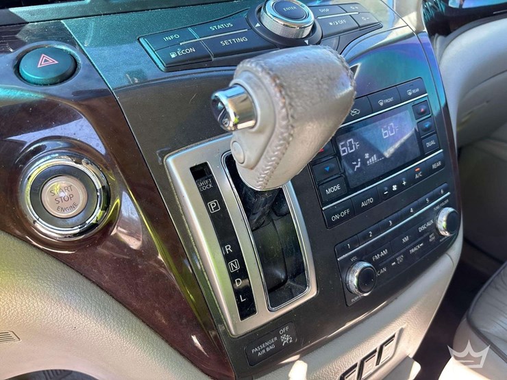 2015-nissan-quest-image-19