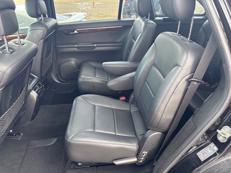 #30147-•-2011-mercedes-benz-r350-image-5