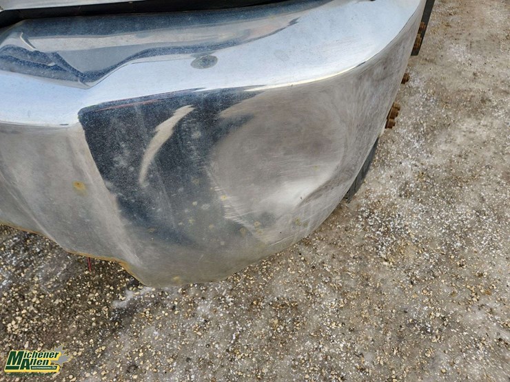 2015-chevrolet-silverado-2500hd-image-30