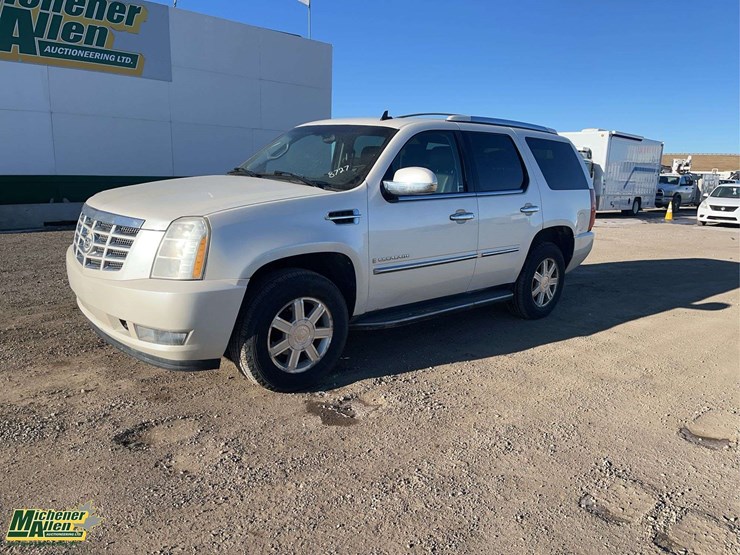 2007-cadillac-escalade-image-1