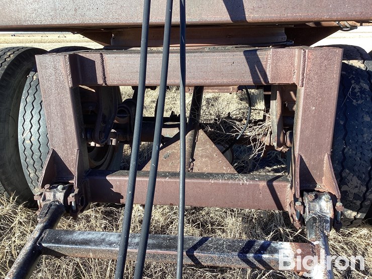 1979-target-20’-pup-grain-trailer-image-12