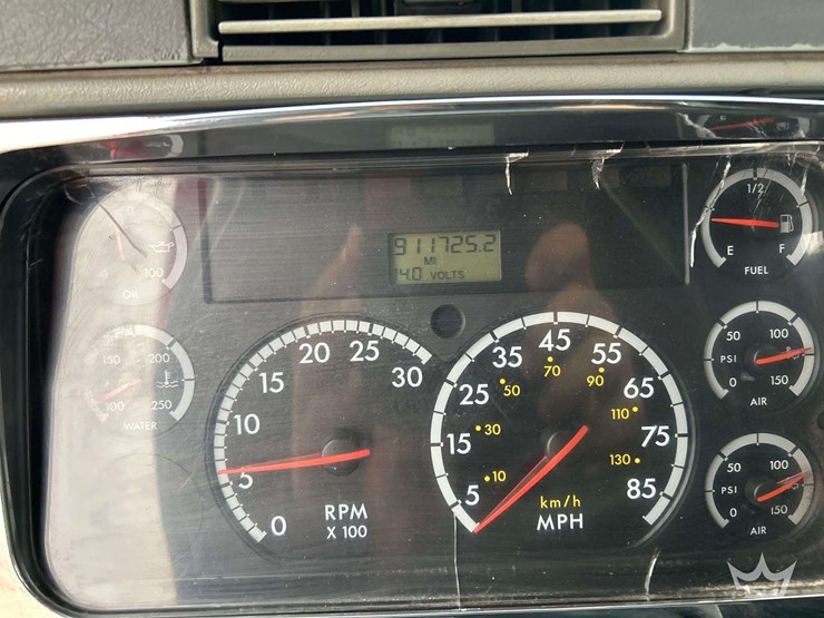 2007-freightliner-columbia-120-image-12