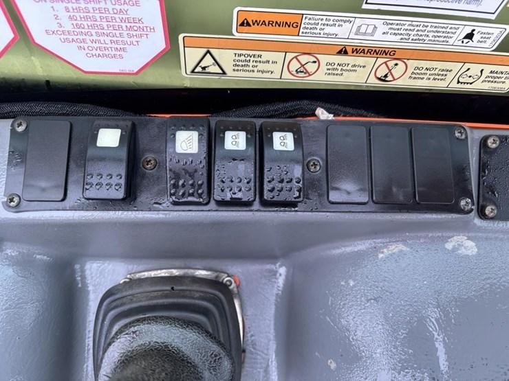 2015-jlg-g5-18a-image-29