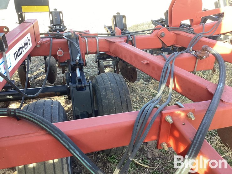 case-dmi-nt5310-nutri-till’r-liquid-fertilizer/nh3-applicator-image-17