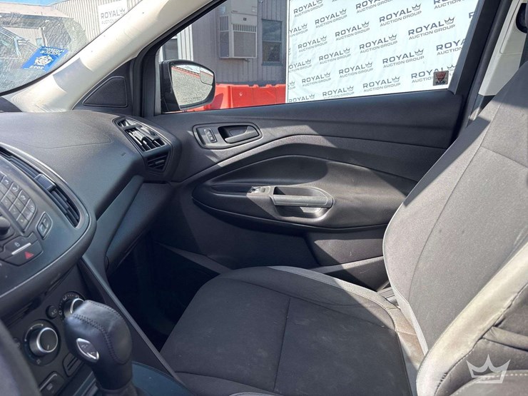 2015-ford-escape-image-16