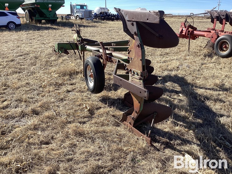 8’-moldboard-plow-image-7