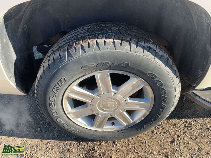 2007-cadillac-escalade-image-12