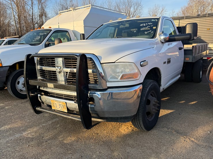 2011-dodge-ram-3500-image-1