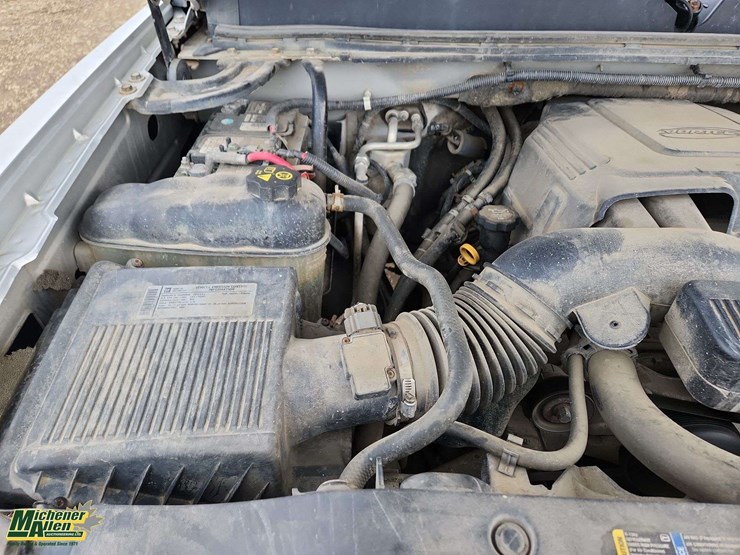 2011-chevrolet-silverado-1500-image-28