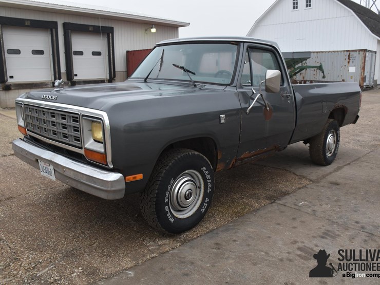 1984-dodge-w350-image-1