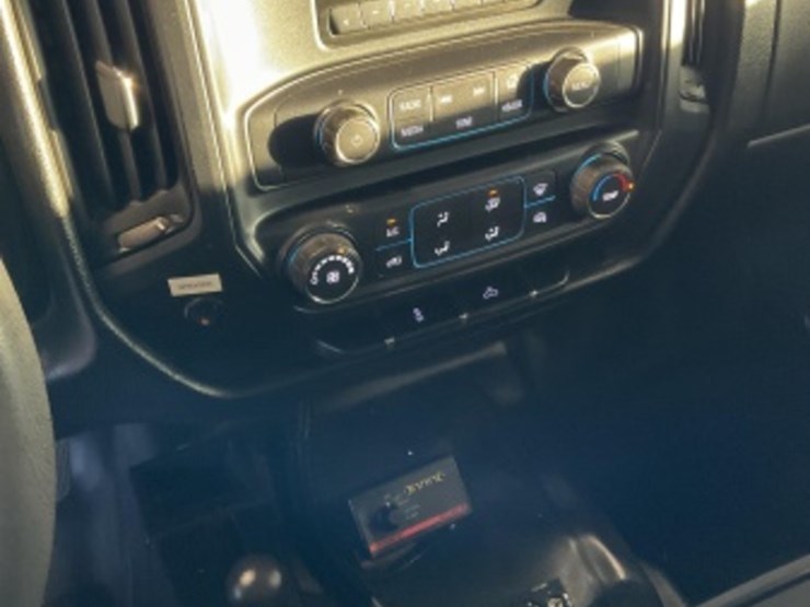 2015-chevrolet-silverado-2500-image-21