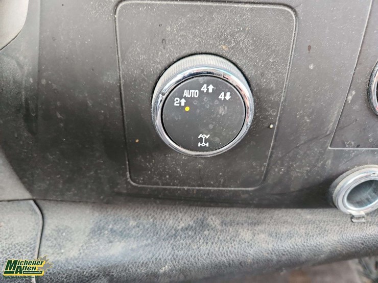 2011-chevrolet-silverado-1500-image-23