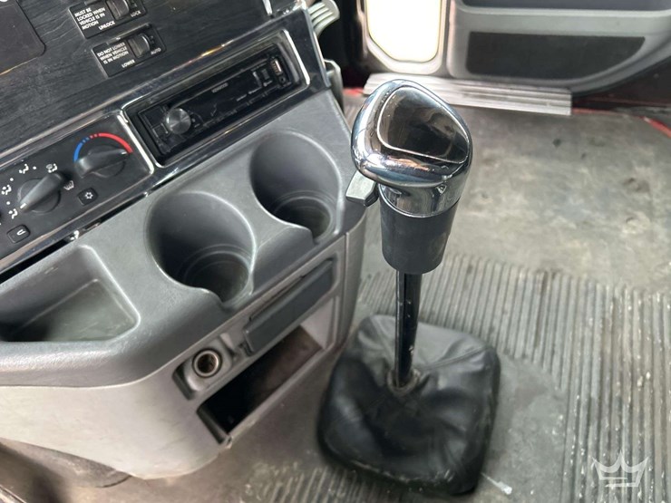 2007-freightliner-columbia-120-image-16