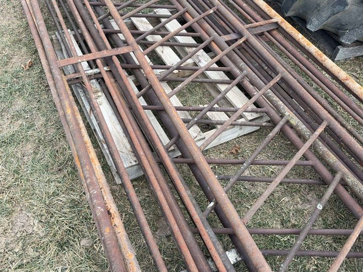 h.d.-shop-gates,-2x10-and-2x-16-image-6