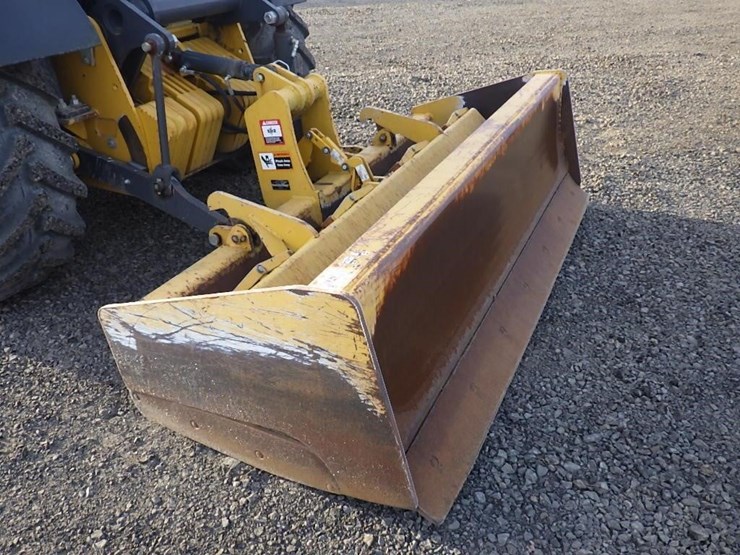 john-deere-210-image-11