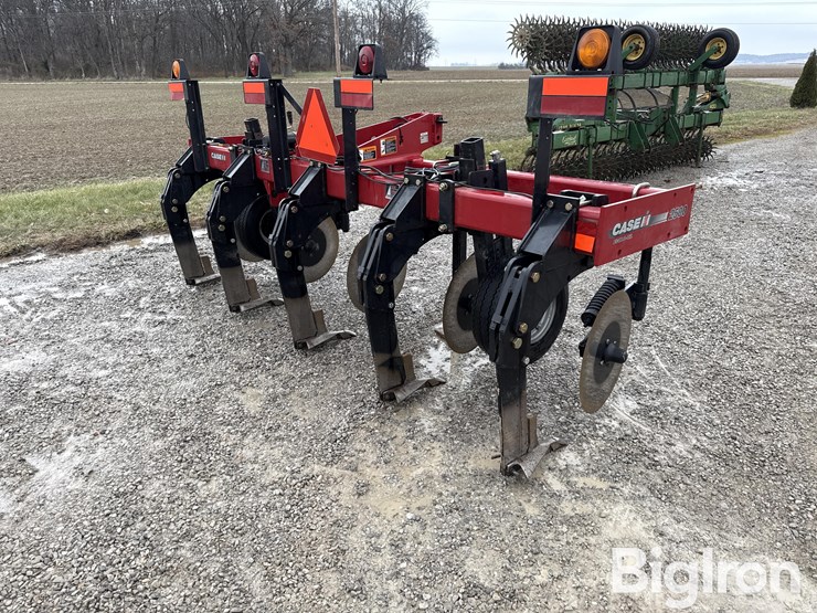 case-ih-2500-image-5