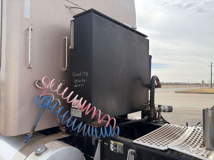 2012-kenworth-t800-image-25