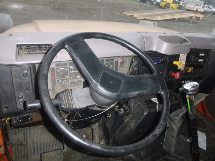 1995-international-4900-image-6