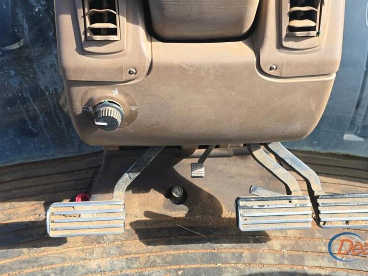 john-deere-8320-image-15