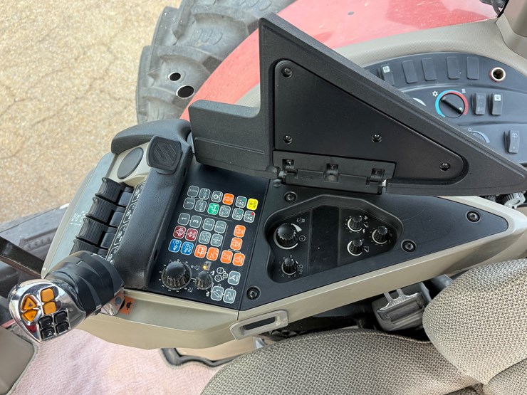 2012-case-ih-magnum-340-image-33