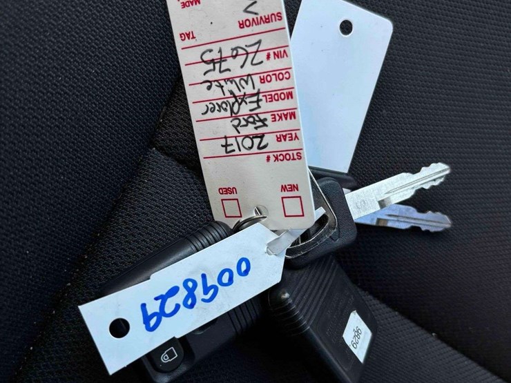 2017-ford-explorer-image-28