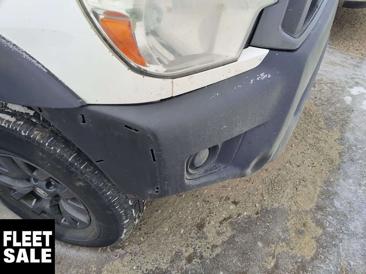 2015-toyota-tacoma-image-24