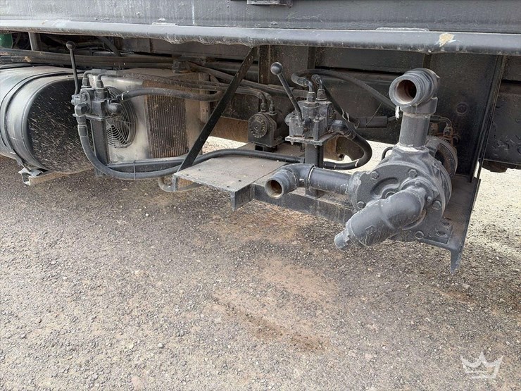 2006-international-7600-image-23