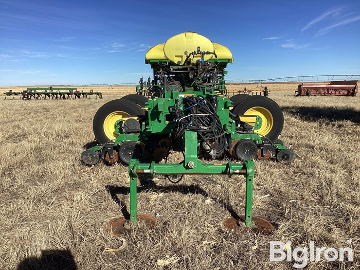 2019-john-deere-1775nt-image-2