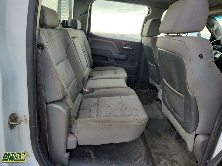 2015-chevrolet-silverado-2500hd-image-17