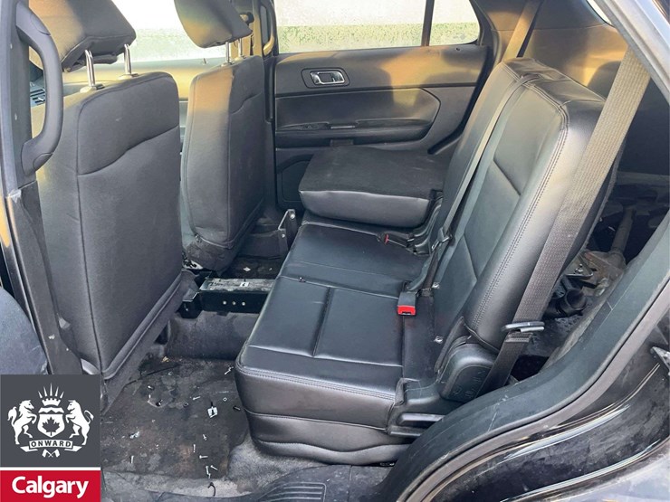 2019-ford-explorer-image-15