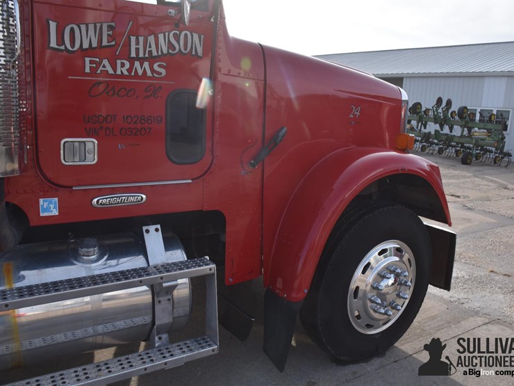 2003-freightliner-fld120-image-20