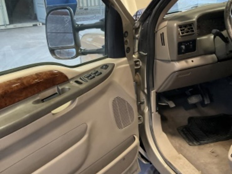 2001-ford-f250-image-26