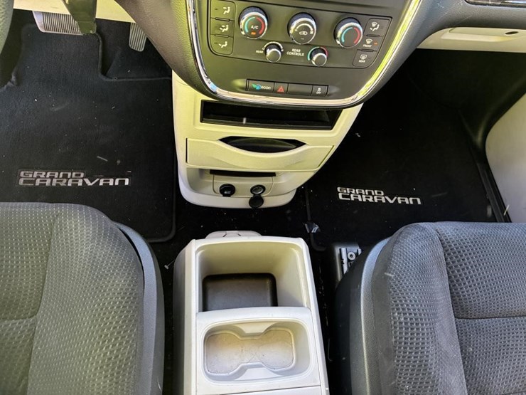 2014-dodge-grand-caravan-image-14