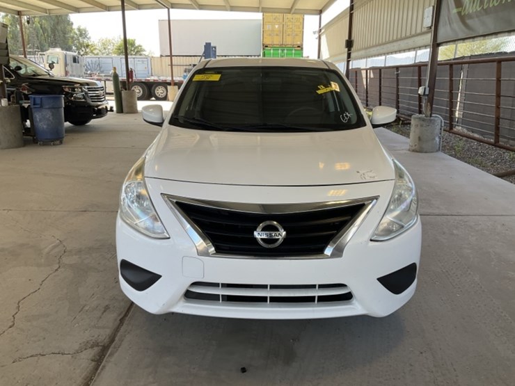 2015-nissan-versa-sdn-image-3