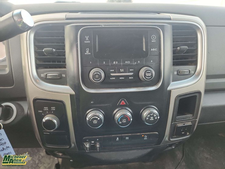 2017-dodge-2500-image-22