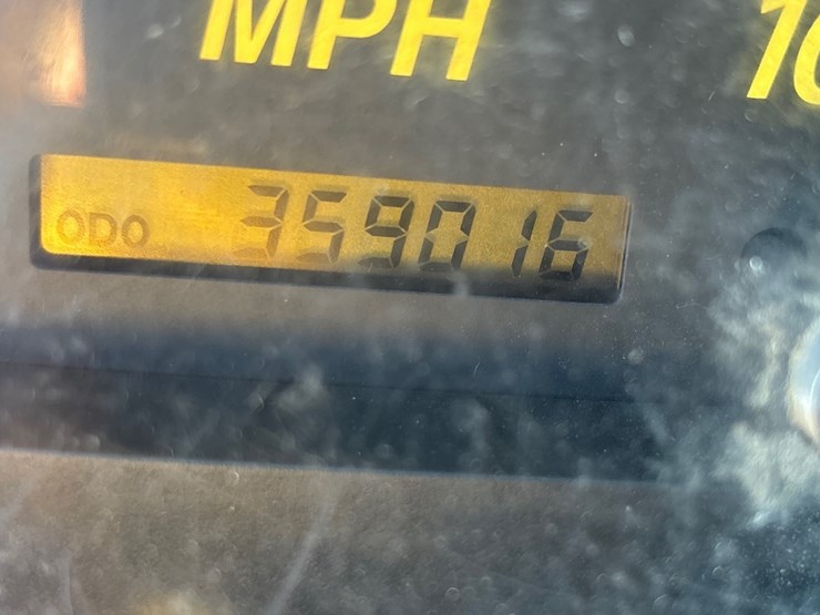 2007-isuzu-nqr-image-14