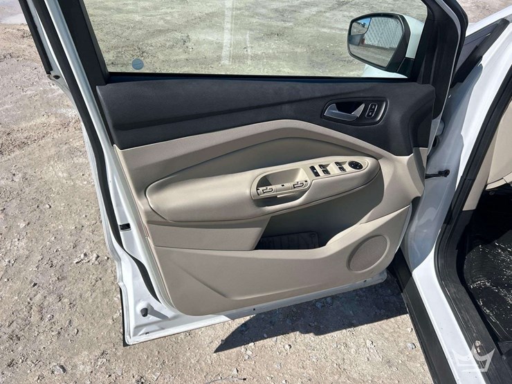 2017-ford-escape-image-11