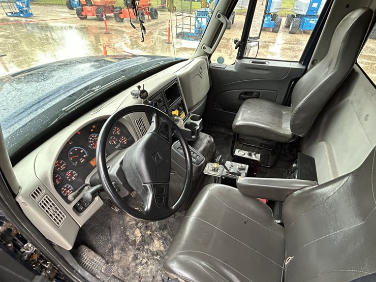 2015-international-7600-image-31