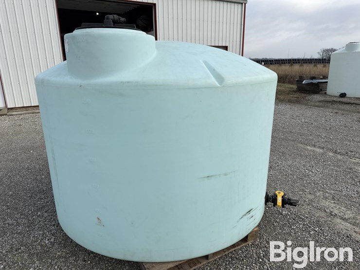 norwesco-1,550-gal-liquid-storage-tank-image-2