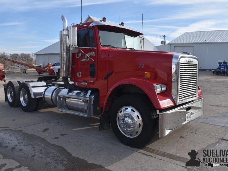 2003-freightliner-fld120-image-3