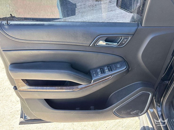 2015-chevrolet-tahoe-image-11