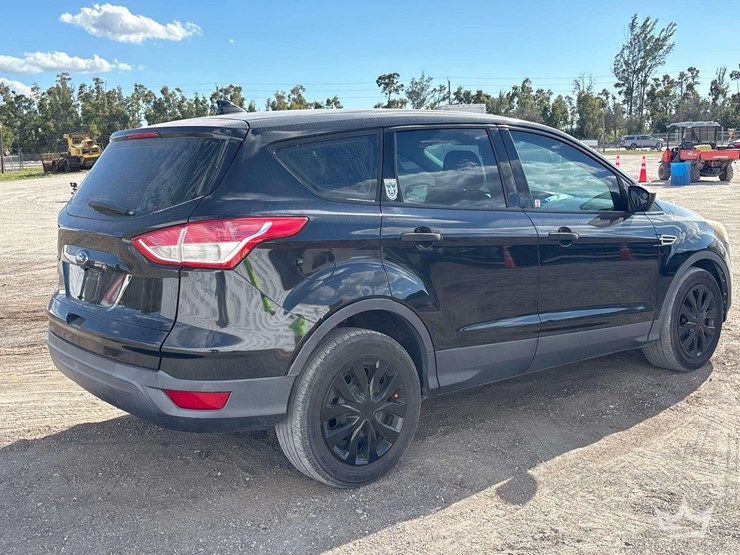 2015-ford-escape-image-3