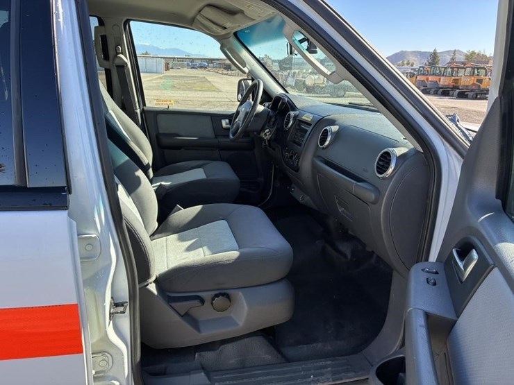 2003-ford-expedition-xlt-image-8