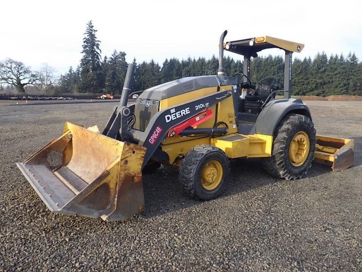 john-deere-210-image-1