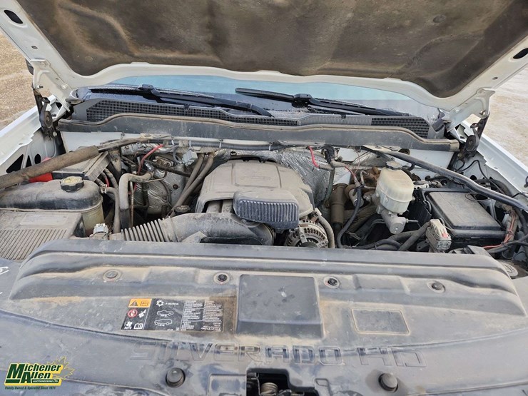 2015-chevrolet-silverado-2500hd-image-27