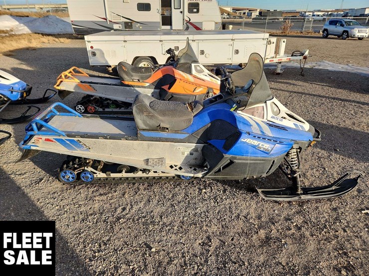 2014-caterpillar-570-image-2