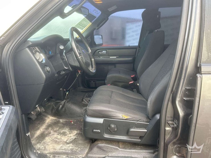 2016-ford-expedition-image-12